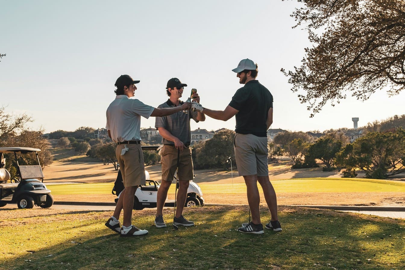 Voici les 5 meilleures astuces pour que vos amis se mettent au golf… et vous supplient de jouer !